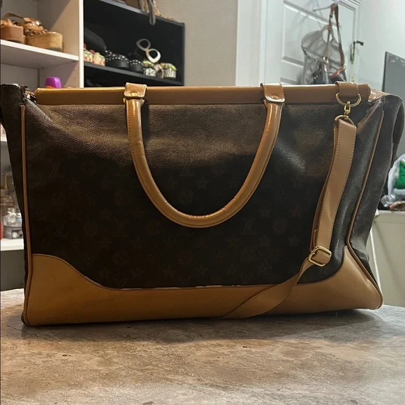 Elegant Brown Designer Tote Bag - Picture 4 of 9